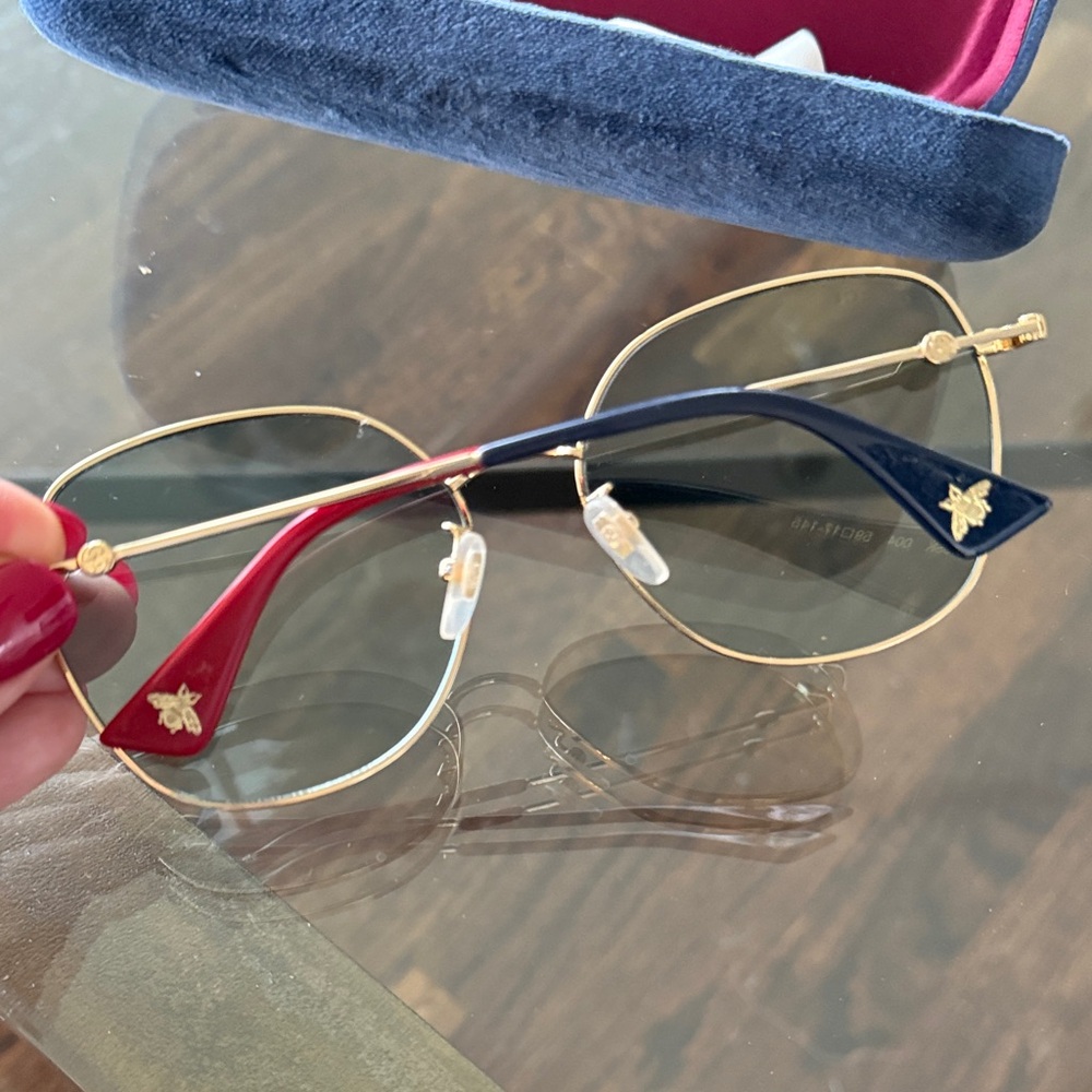 Gucci Gold Frame Sunglasses EUC - Picture 4 of 10
